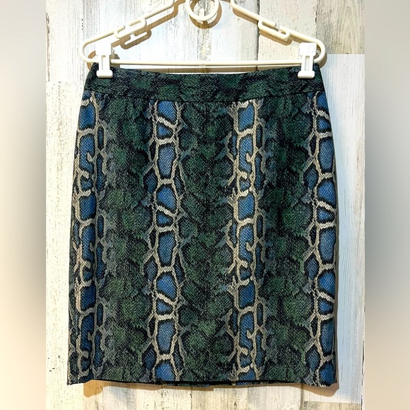 Ann Taylor Loft Women's Blue Teal Tan Reptile Print Skirt Size 8 - Picture 1 of 9